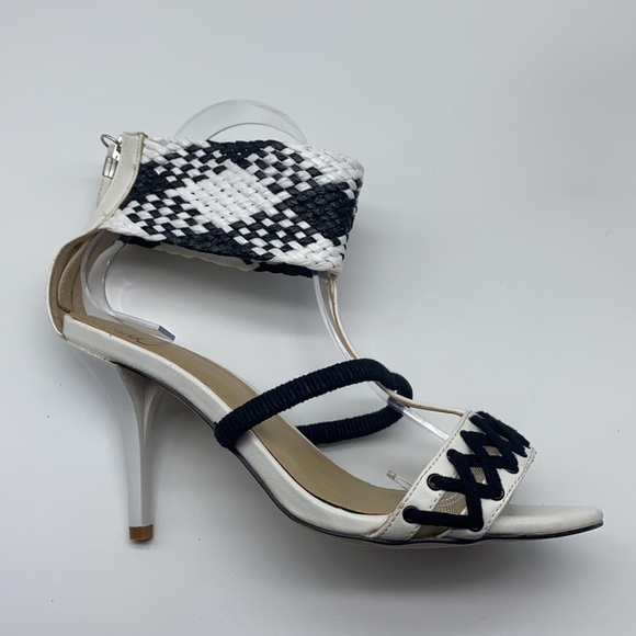 Gwen Stefani- GX Black & White Leather With String Accents Heels Size 7.5 - Picture 5 of 15